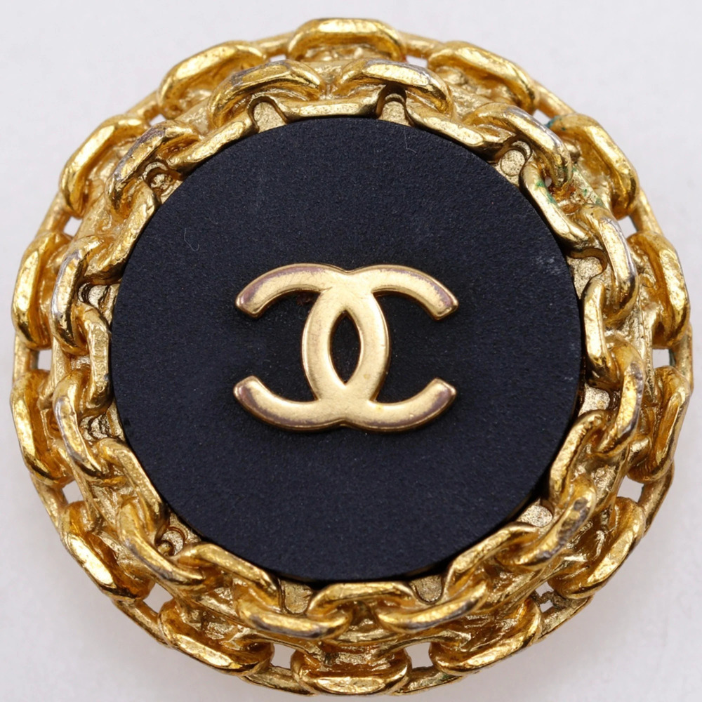 CHANEL Vintage Black Logo Earrings - Picture 7 of 15